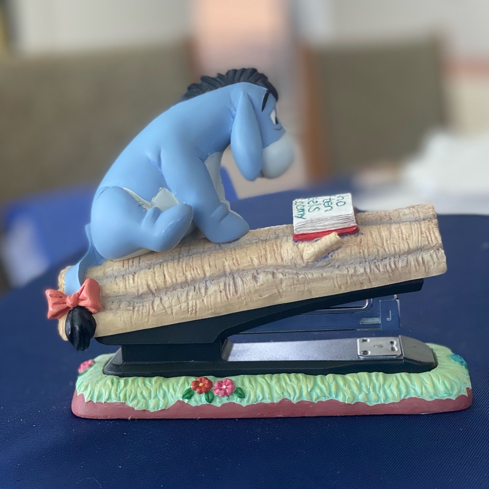 Vintage Disney desk Eeyore Stapler preowned in great condition/works fine! CUTE!